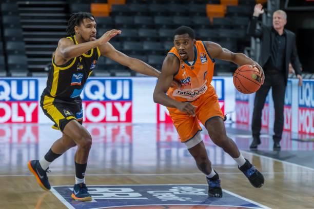 发性的球员 发性的球员